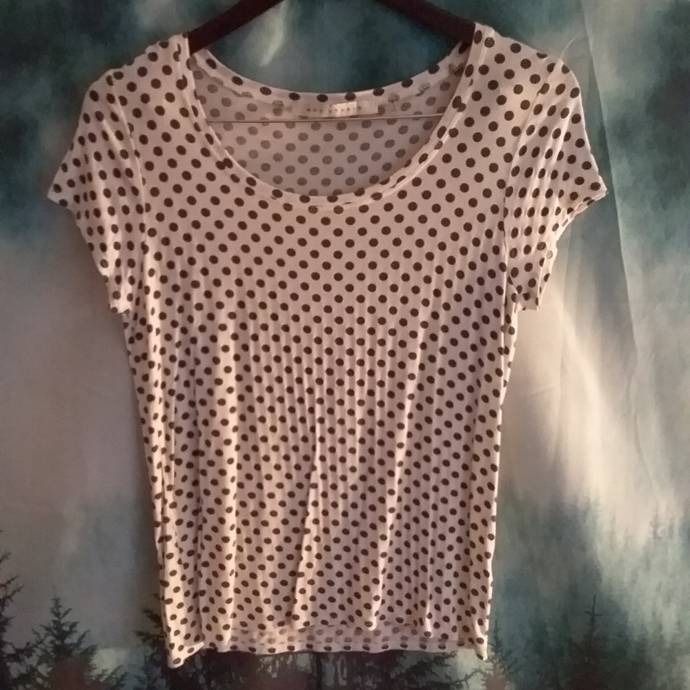 Max Studio White with black polka dot Tshirt.
